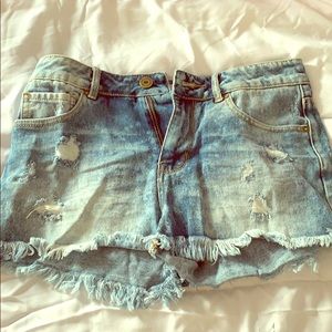 BullheadDenimCo. High Rise Distressed Short Size 7